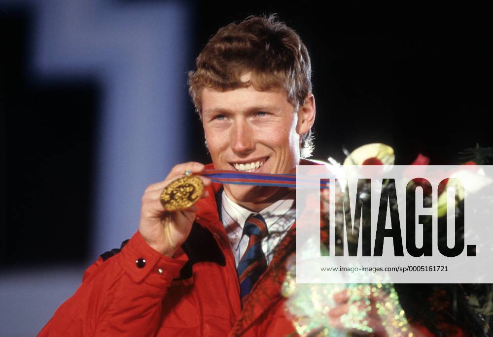Pirmin Zurbriggen (Schweiz) - Olympiasieger 1988 in der Abfahrt Alpiner Skilauf OS Winter Herren Olympische Winterspiele Calgary 1988, Spiele, Ski Alpin, Skisport, Abfahrt Einzelbild Nakiska Freude,