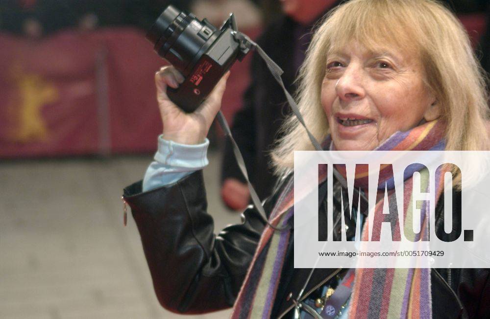 Fotografin Erika Rabau (GER Jurymitglied) während der Premiere zum Film - Yella - anlässlich der 57. Internationalen Filmfestpiele in Berlin