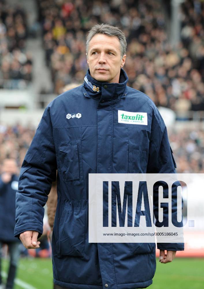 2. Bundesliga, Saison 2009 10, FC St. Pauli - 1. FC Union Berlin, Trainer Uwe Neuhaus (Union), 29.11 2009,