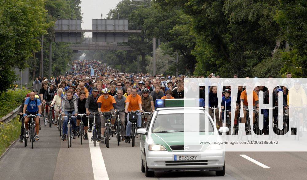 Sternfahrt auf der Avus in Berlin