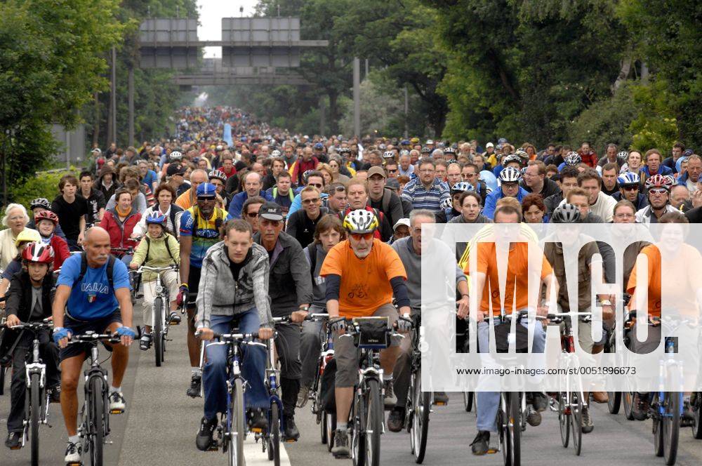 Sternfahrt auf der Avus in Berlin