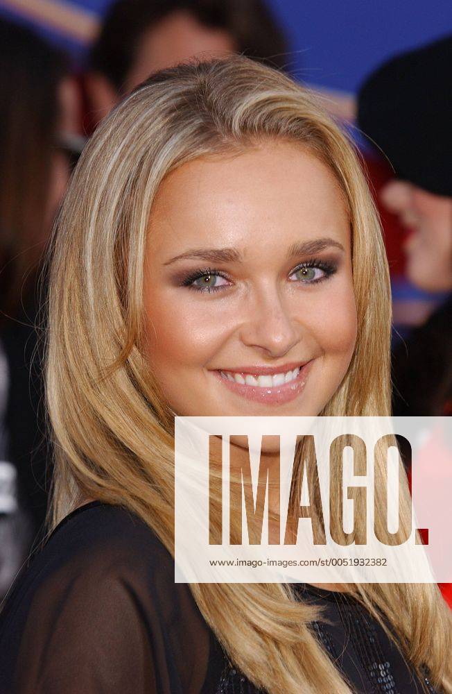 Schauspielerin Hayden Panettiere (USA) anlässlich der Premiere des Films - Ratatouille - in Hollywood