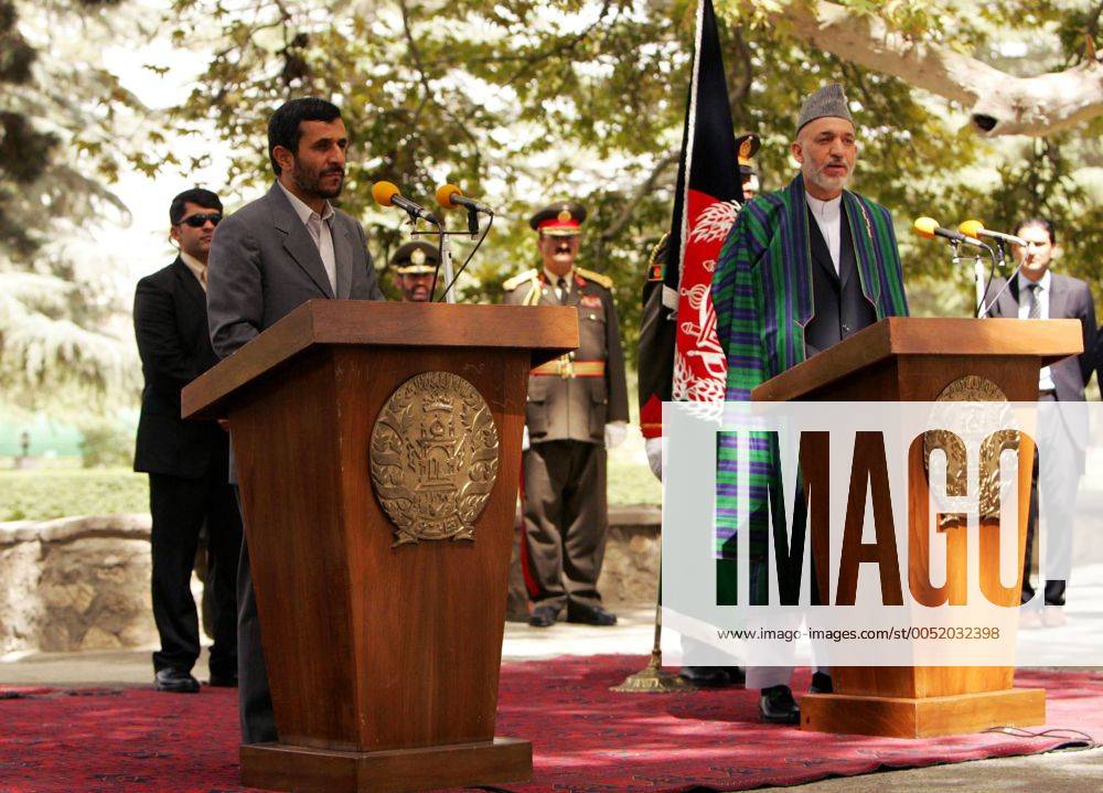 Präsident Hamid Karzai (re., AFG) und Mahmoud Ahmadinejad (IRI) anlässlich einer Pressekonferenz in Kabul