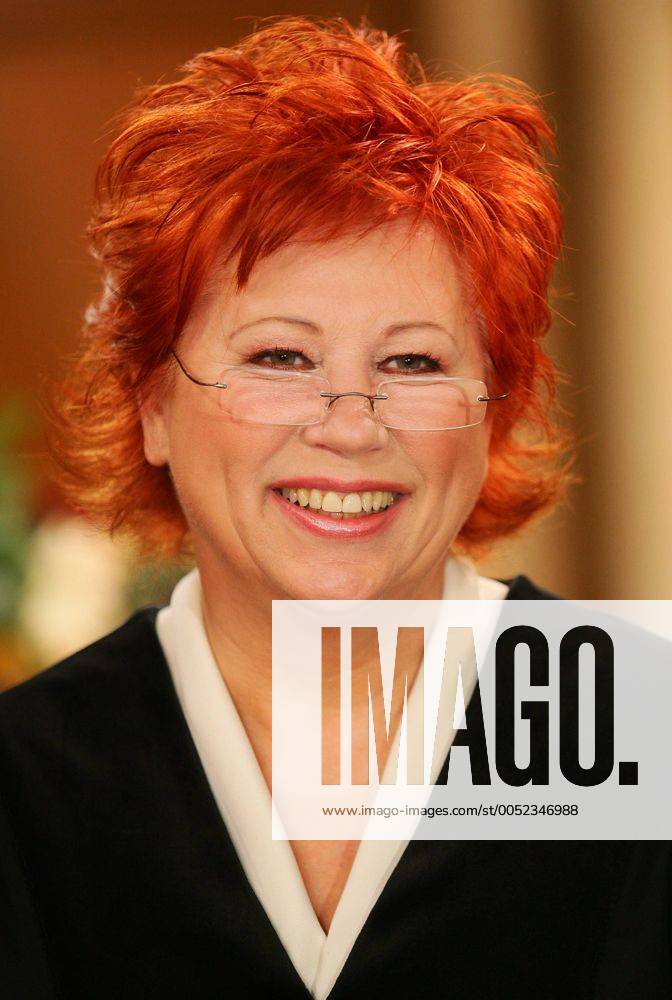 Richterin Barbara Salesch während eines Pressetermins anlässlich der 1500. Folge der SAT1-Fernsehserie - Richterin Barbara Salesch - in Hürth