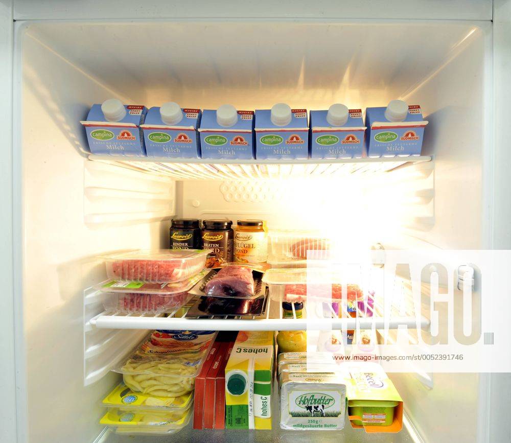 Gefüllter Kühlschrank iblmwi00630587