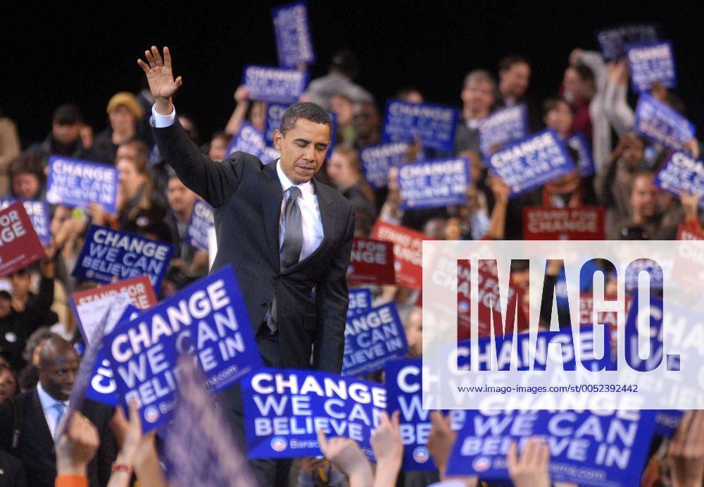Change - We Can Believe In - Präsidentschaftskandidat Barack Obama (USA Demokraten) während einer Wahlkampfveranstaltung in Baltimore - - BAL20080211304