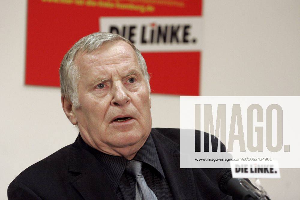 Lothar Bisky (Deutschland Die Linke Parteivorsitzender) anlässlich einer Pressekonferenz in Berlin