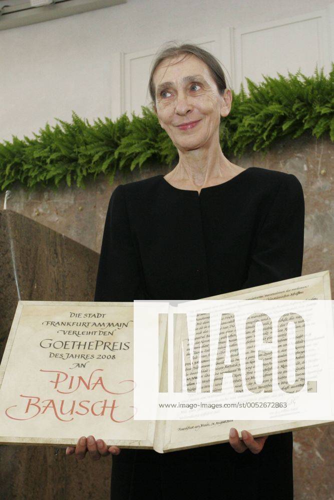 Choreographin Pina Bausch anlässlich ihrer Verleihung des Goethepreises in Frankfurt am Main
