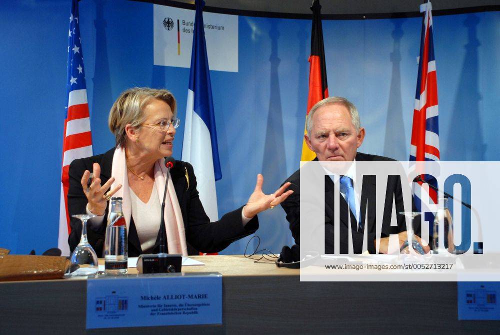 Innenministerin Michele Alliot-Marie (Frankreich) und Innenminister Wolfgang Schäuble (Deutschland CDU) anlässlich der EU-Innenministerkonferenz in Bonn