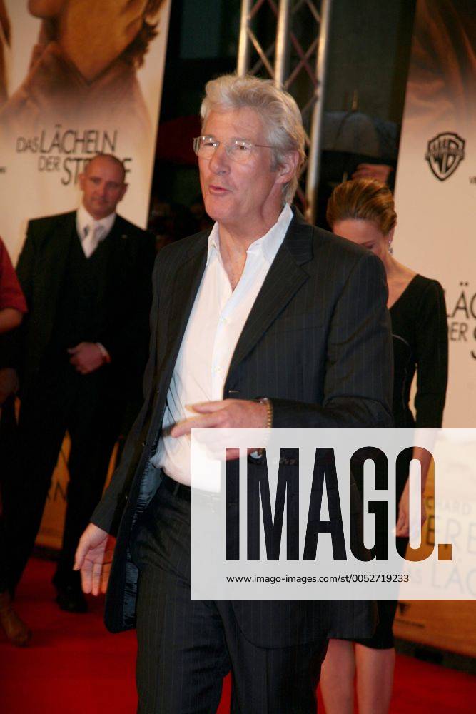 Schauspieler Richard Gere anlässlich der Premiere des Filmes - Das Lächeln der Sterne - in Berlin