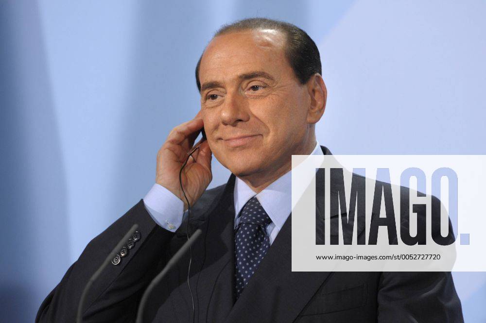 Ministerpräsident Silvio Berlusconi (Italien) während einer Pressekonferenz in Berlin