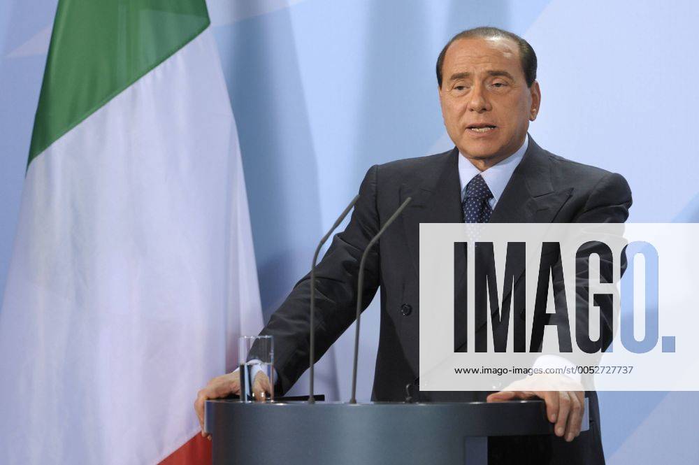 Ministerpräsident Silvio Berlusconi (Italien) während einer Pressekonferenz in Berlin