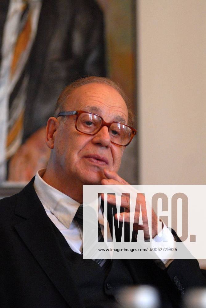 Preisträger Jean Ziegler (Schweiz) anlässlich einer Pressekonferenz zu seiner Ehrung mit dem Landespreis für Zukunftsforschung in Salzburg