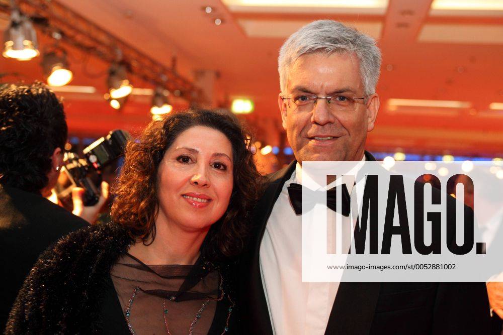 Thomas Bellut (ZDF-Programmdirektor) mit Ehefrau Hülya Özkan Bellut beim - Ball des Sports 2009 - in Wiesbaden