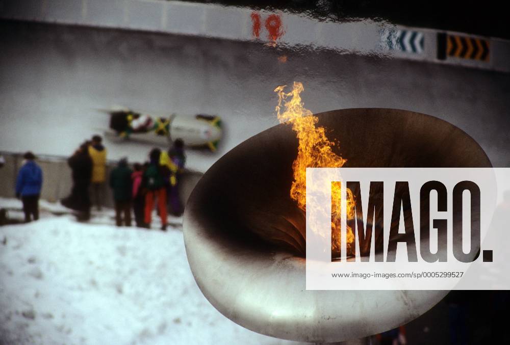 Cool Runnings im Licht des Olympischen Feuers - Jamaikanisches Bobteam bei den Winterspielen 1992 Bobsport OS Winter Herren Olympische Spiele Albertville 1992, Winterspiele, Bob, Zweierbob 2er 2 er Totale Aufnahmedatum geschätzt La Plagne