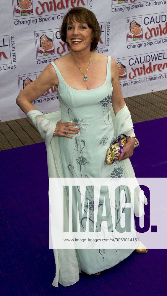 Moderatorin Esther Rantzen auf dem - Caudwell Childrens Butterfly Ball - in London - - (JORG28336)