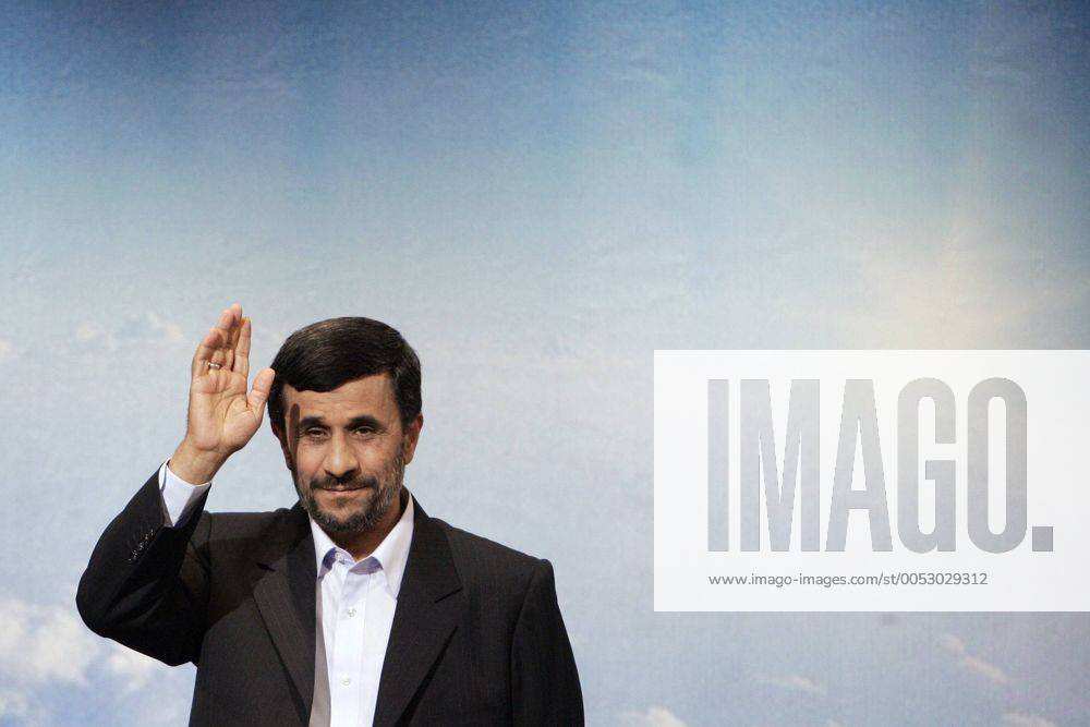 Präsident Mahmoud Ahmadinejad (Iran) während einer Pressekonferenz in Teheran - IRN20090525101