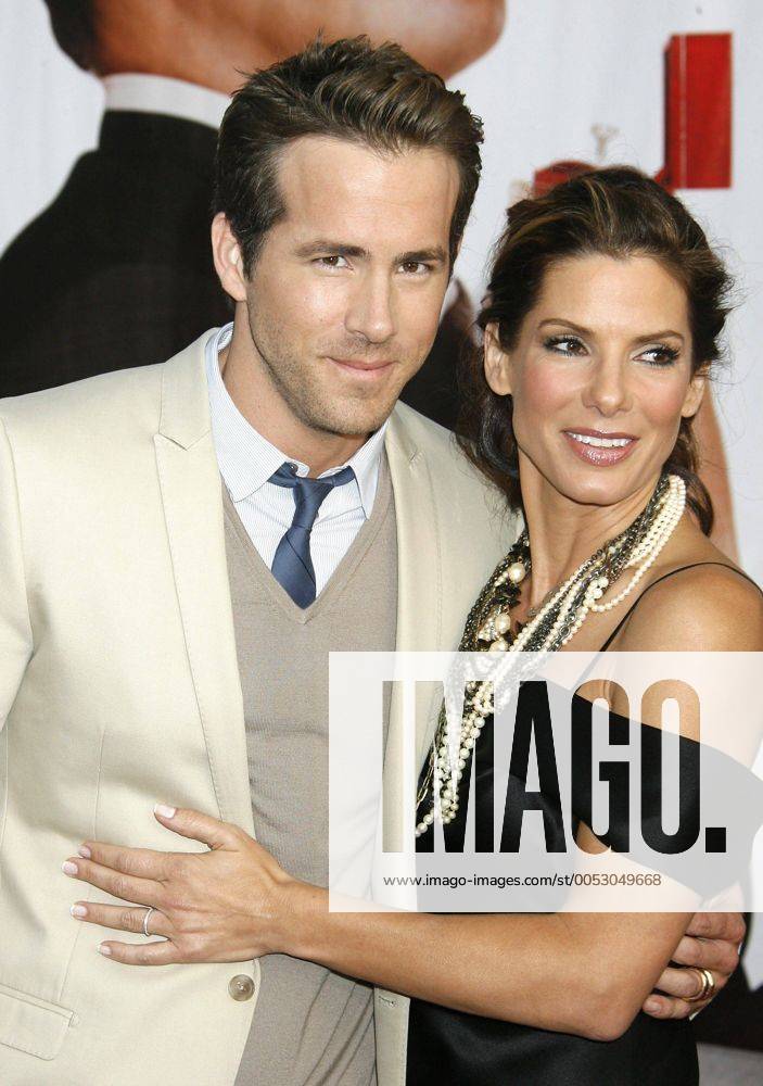 Schauspieler Ryan Reynolds und Sandra Bullock während der Filmpremiere von - The Proposal - in Hollywood - (ROSS28644)