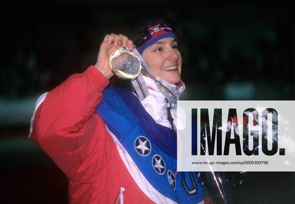 Bonnie Blair (USA), Olympiasiegerin 1992 über die 500m Eisschnellauf OS Winter Damen Olympische Spiele 1992, Winterspiele, Einzelbild Albertville Freude,