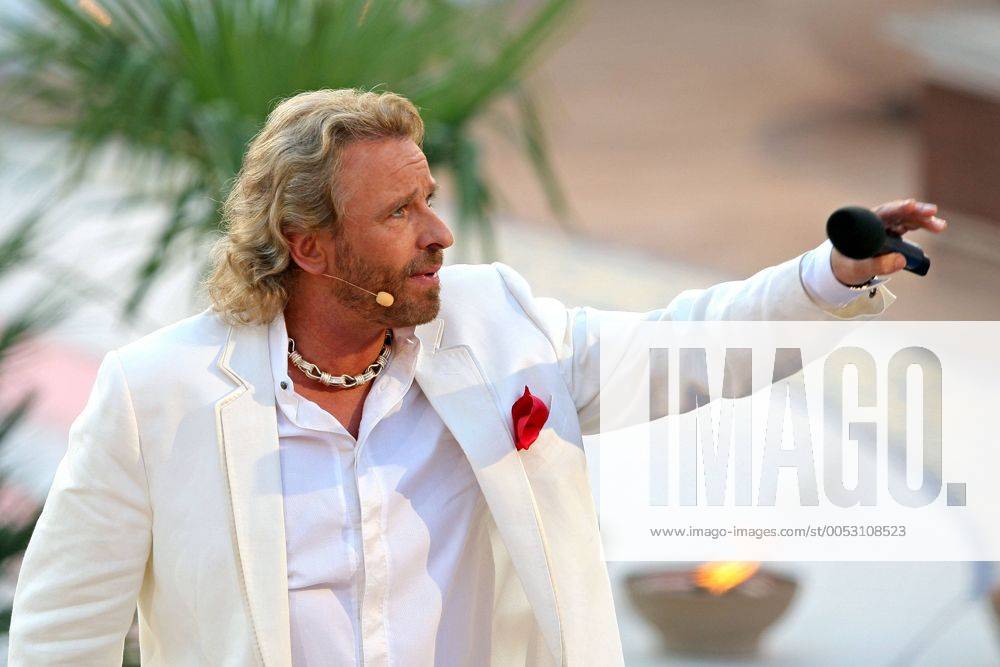 Moderator Thomas Gottschalk während der ZDF-Fernsehsendung - Sommer - Wetten, Dass...? - in Palma de Mallorca