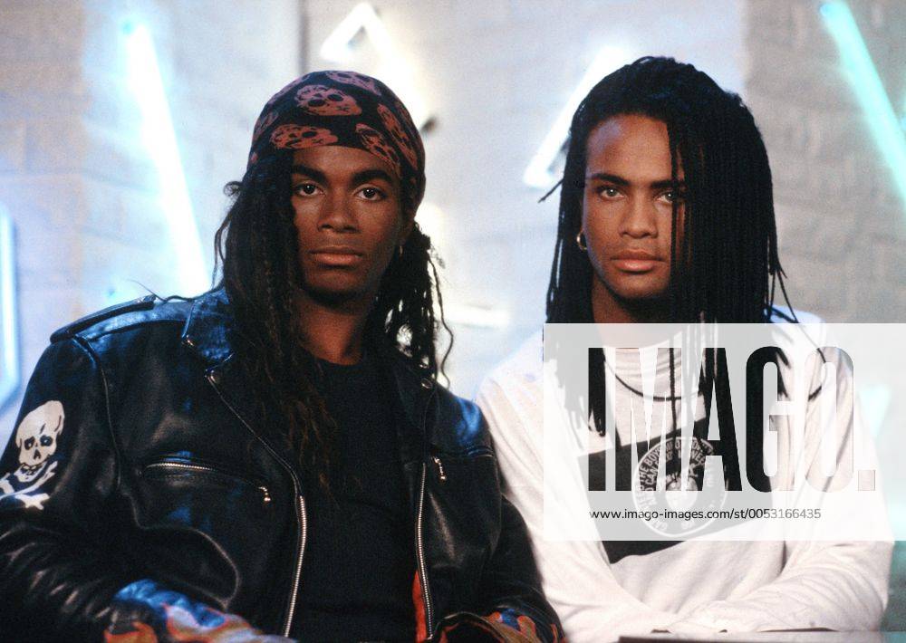 Sänger Fab Morvan (li.) und Rob Pilatus (re.) (beide Milli Vanilli) während eines Auftritts bei der TV-Sendung - Formel Eins - in München