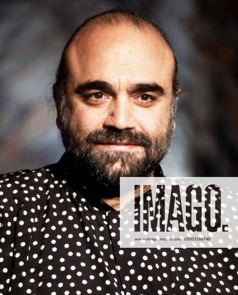 Sänger Demis Roussos während eines Konzerts der TV-Sendung - Na Siehste - in München