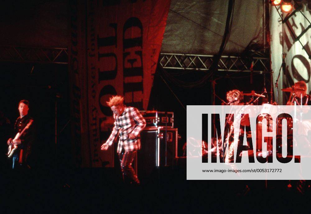Sex Pistols v.l.n.r.: Glen Matlock, Johnny Rotten, Steve Jones und Paul Cook in München