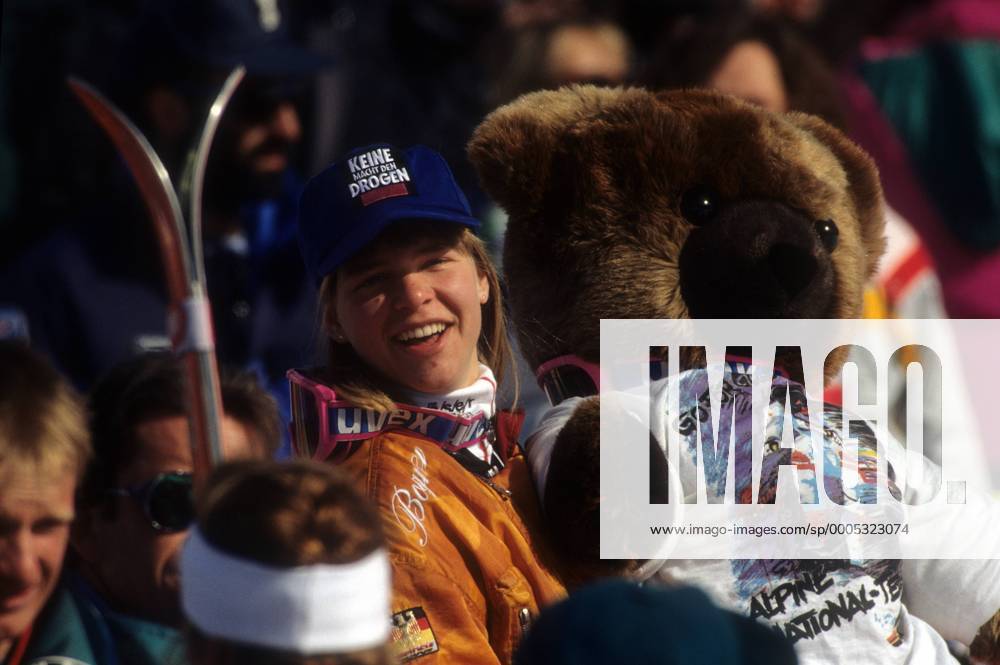 Katja Seizinger (Deutschland), Dritte im Super G der Olympischen Spiele 1992 Alpiner Skilauf Herren Olympische Spiele Albertville 1992, Winterspiele, Ski Alpin, Skisport, Super G Einzelbild Meribel Freude,