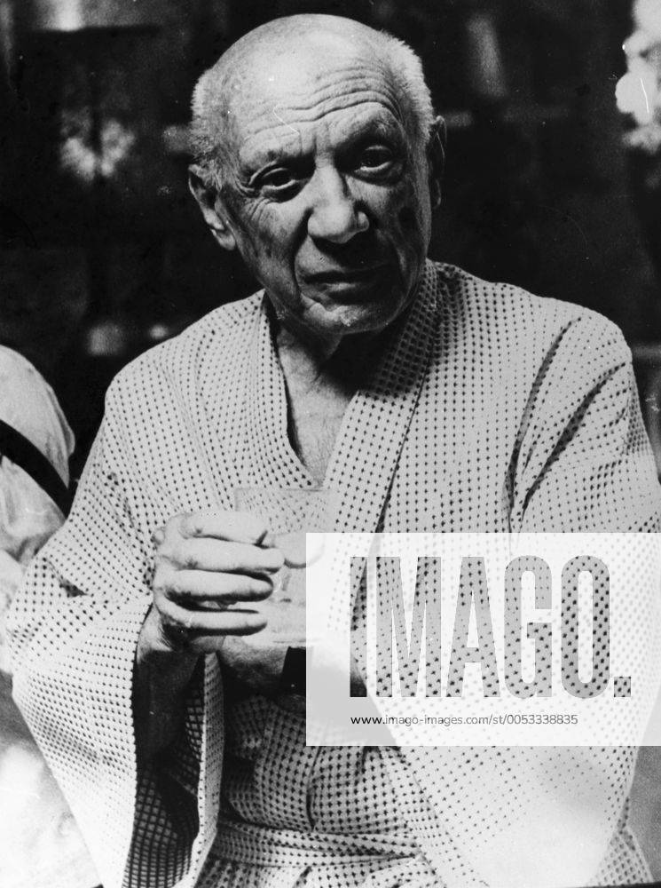 Oct 25, 1953; Paris, FRANCE; Famous Spanish born painter PABLO PICASSO (1881-1973) lived in Paris for most of his life. Paris FRANCE - ZUMAk09