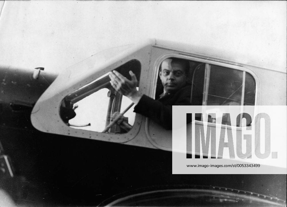 ANTOINE de SAINT- EXUPERY n a n a - ZUMAk09