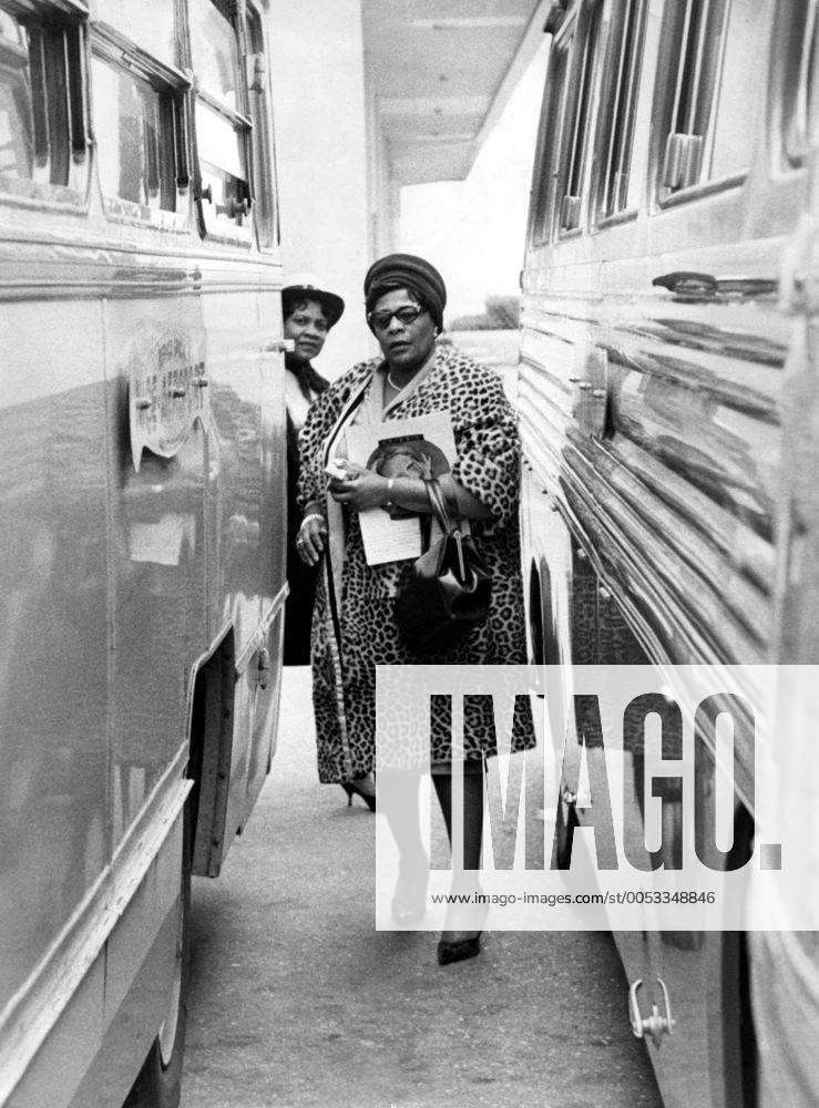 IMAGO ICONS: Ella Fitzgerald May 24, 1963 - Nice, France - Considered one of the most influential jazz vocalists of the 20th Century, ELLA FITZGERALD also known as Lady Ella and the First Lady of Song, is widely considered to have been one of the supreme interpreters of the Great American Songbook. With a vocal range spanning three octaves, she was noted for her purity of tone, faultless phrasing and intonation, and a horn-like improvisational ability, particularly in her scat singing. PICTURED: On the Nice airport. Nice France - ZUMAk09