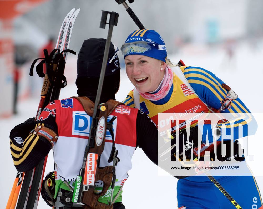 Biathlon WC Oberhof 10.01.2010 12,5 km Massenstart Frauen Andrea HENKEL, GER (li.) und Helena JONSSON, SWE o0 Freude
