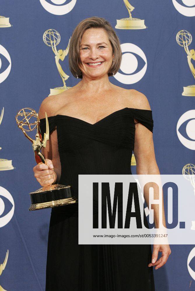 Actress Cherry Jones holds her award for Outstanding Supporting Actress in a Drama Series for her role in 24 at the 61st Emmy Awards in Los Angeles on September 20, 2009. UPI Lori Shepler 61st Prime Time Emmy Awards in Los Angeles LAP20090920452