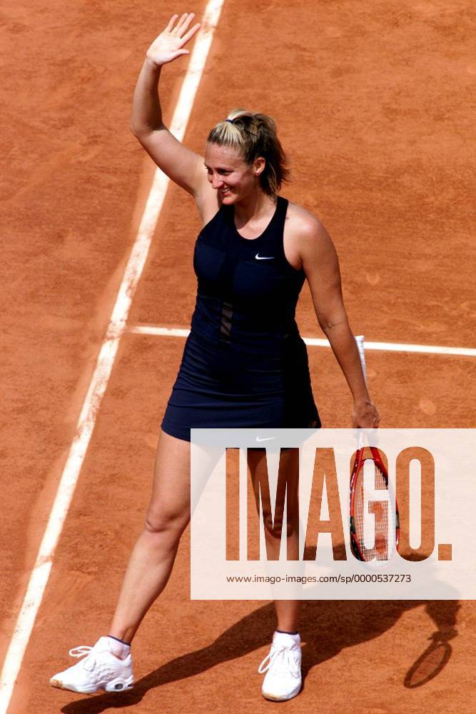 Mary Pierce (Frankreich) - Schlußjubel Tennis Damen French Open 2002, WTA-Tour, Grand Slam, Sand, Sandplatz, Sandplatztennis, Sandplatzturnier, Vneg Einzelbild Roland Garros Paris Freude,