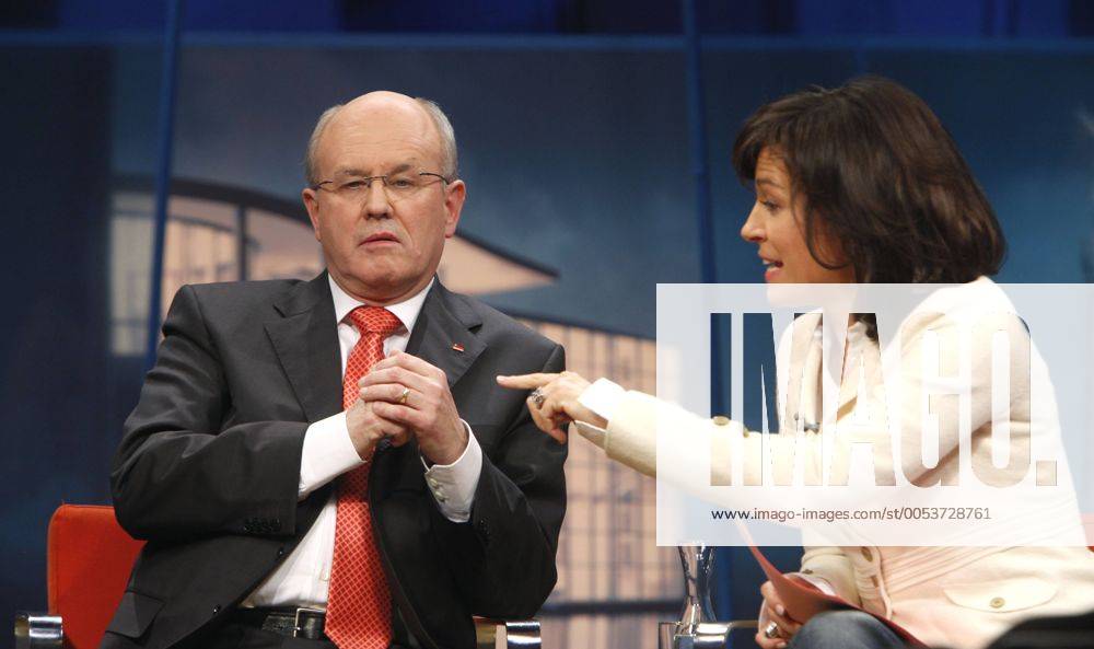 Volker Kauder (CDU, Unions-Fraktionsvorsitzender); Maybrit Illner (Moderation) in der Talk-Show Maybrit Illner am 14.01.10 in Berlin.