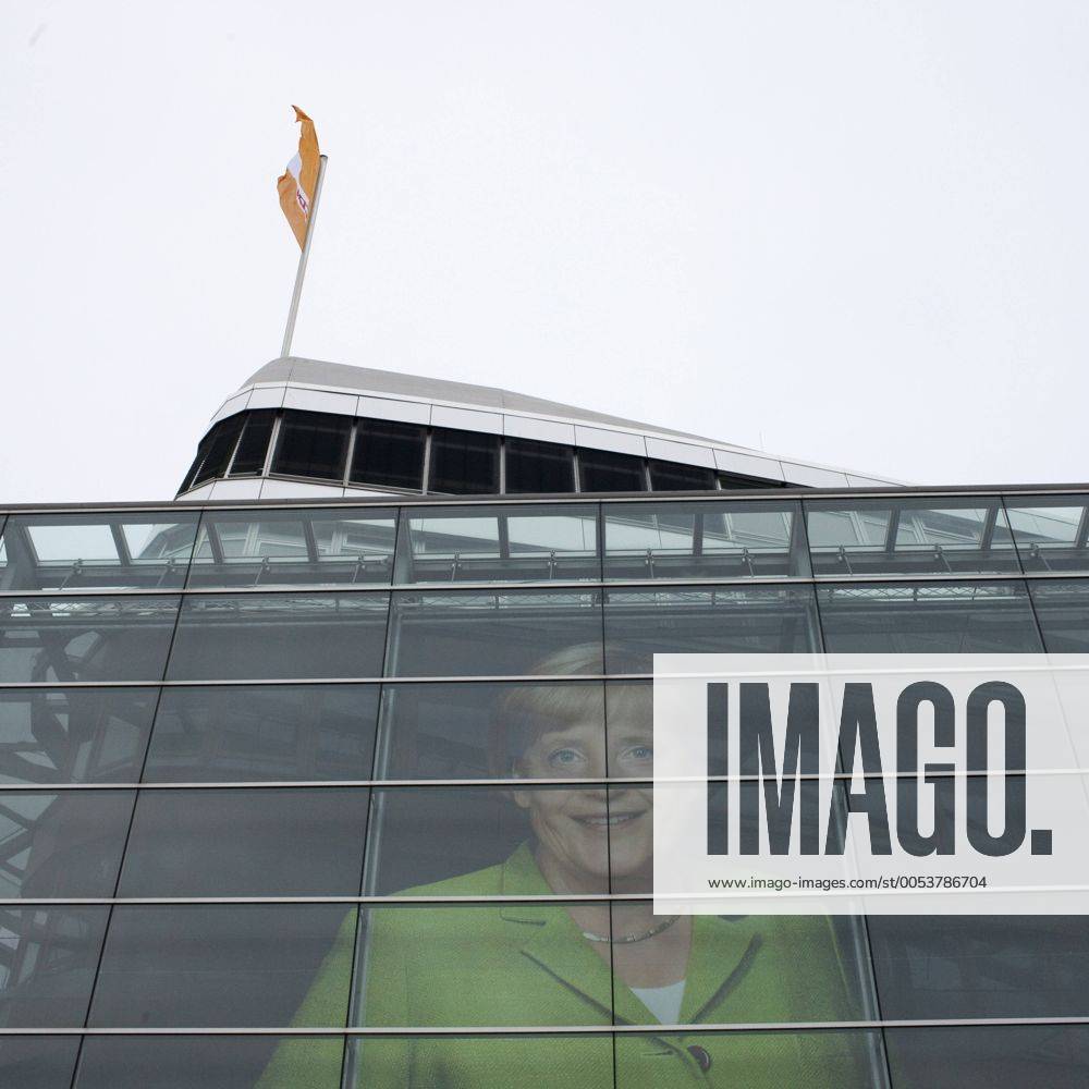 Deutschland, Berlin, Konrad Adenauer Haus, CDU CSU Vorstandssitzung nach der Bundestagswahl 2009, mit Bundeskanzlerin Angela Merkel