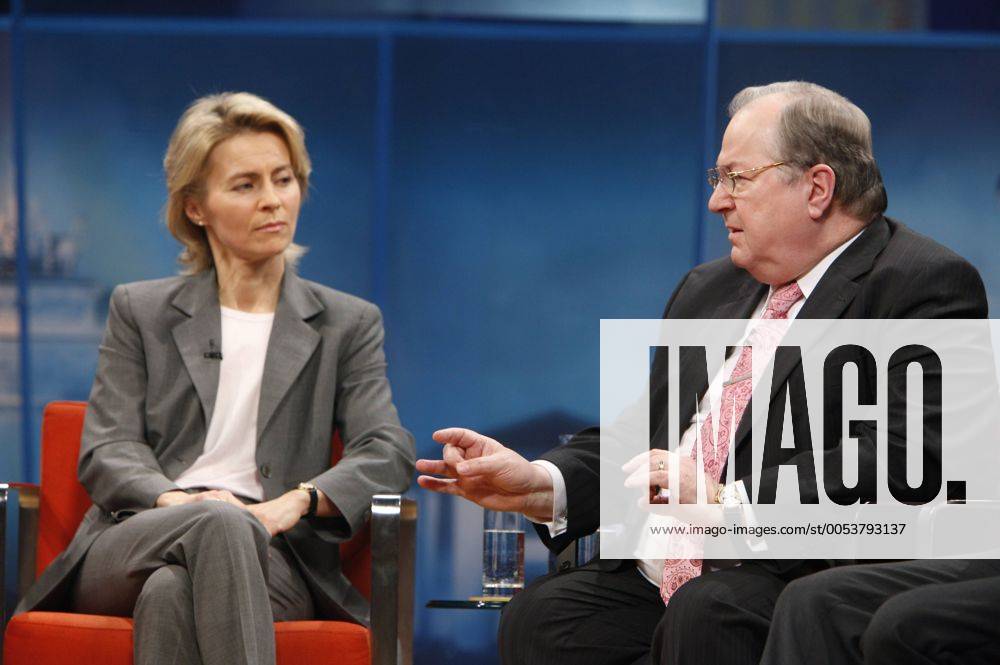 Ursula von der Leyen (Bundesministerin für Arbeit und Soziales, CDU); Heinz Buschkowsky (Bezirksbürgermeister von Berlin-Neukölln) in der Talk-Show Maybrit Illner am 11.02.2010 in Berlin Thema der Sendung: Reform-Ruine Hartz - Noch mehr Geld für keine Arbeit?