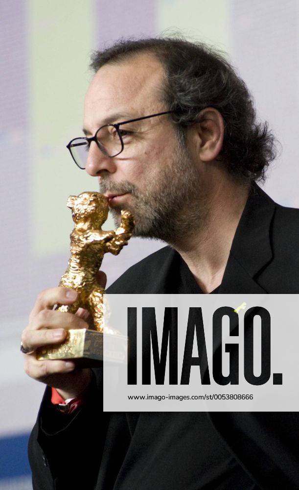 60. Internationale Filmfestspiele Berlin - Goldener Bär für den besten Film Golden Bear for the Best Film BAL HONEY Hasan Semih Kaplanoglu (Regisseur Director)