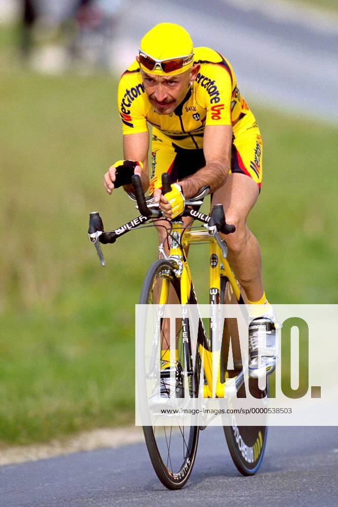 Marco Pantani (Italien Mercatone Uno) Radsport Herren Criterium International 2002, Radrennsport, Straßenradsport, Straßenradrennsport, Radrennen Einzelbild Charleville - Mezieres