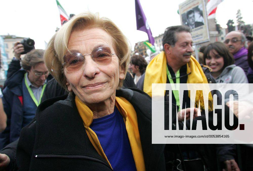 Emma Bonino - Demonstration der Opposition in Rom SamanthaXZucchi