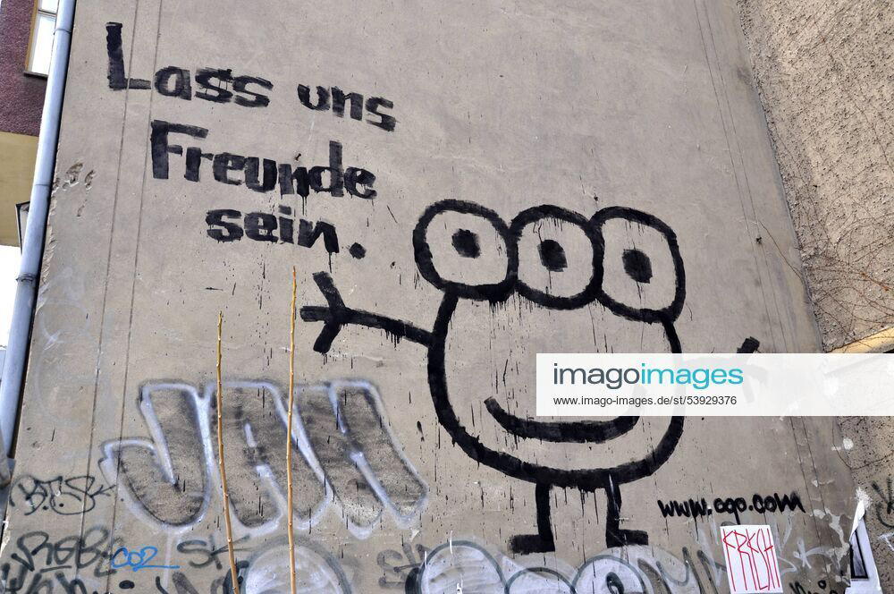 Graffiti, Berlin, Mitte, Linienstraße, Graffiti, Außerirdischer, Alien, Freunde, Haus, Fassade