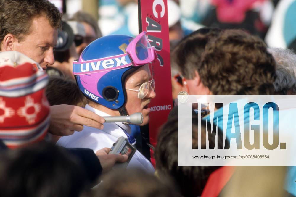 Michael Eddie The Eagle Edwards (Großbritannien) gibt Interviews Skispringen OS Winter Herren Olympische Spiele 1988, Winterspiele, Ski Nordisch, Skisport Gruppe Calgary
