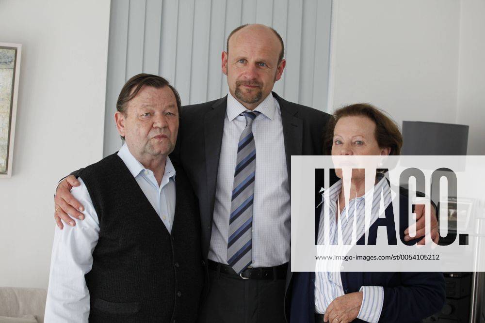 Kleinmachnow, Pressetermin am Set von Vertraute fremde Heimat - V.l.n.r.: Ernst Georg Schwill, Oliver Stokowski, Gudrun Ritter