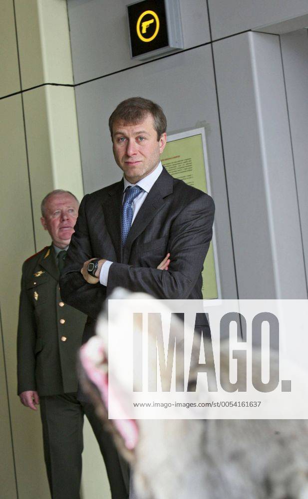 ITAR-TASS 38: ANADYR, CHUKOTKA, RUSSIA. APRIL 3. Governor of Chukotka Roman Abramovich, foreground, looks at a wolf s head on display at the Chukotka Heritage Museum Centre in Anadyr. Highlight 456099