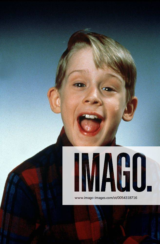 KPA42224.jpg KEVIN - ALLEIN ZU HAUS Home Alone USA 1990 Chris Columbus Trickreich und selbstbewusst: MACAULAY CULKIN als Kevin BOX UnitedArchives42224
