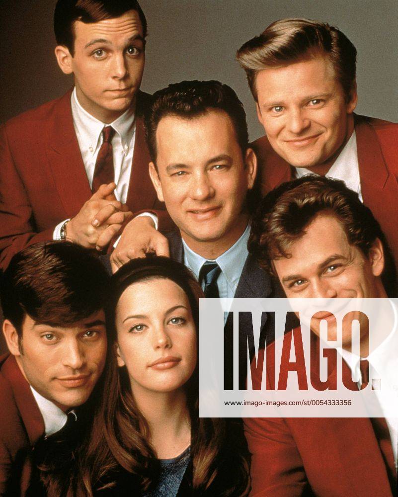 KPA51996.jpg THAT THING YOU DO That Thing You Do USA 1996 Tom Hanks untere Reihe: James Jimmy Mattingly (JOHNATHAN SCHAECH), Faye Dolan (LIV TYLER), Guy Patterson (TOM EVERETT SCOTT) obere Reihe: Bass Player (ETHAN RANDALL), Mr. White (TOM HANKS), Lenny Haise (STEVE ZAHN) box UnitedArchives51996