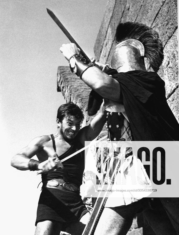 KPA54331.jpg DIE SIEBEN GLADIATOREN I sette Gladiatori Los siete Espartanos Italien Spanien 1962 Pedro Lazaga Kämpft um sein Leben: RICHARD HARRISON als Spartaner Dario in Die sieben Gladiatoren , 1962. B278132 UnitedArchives54331