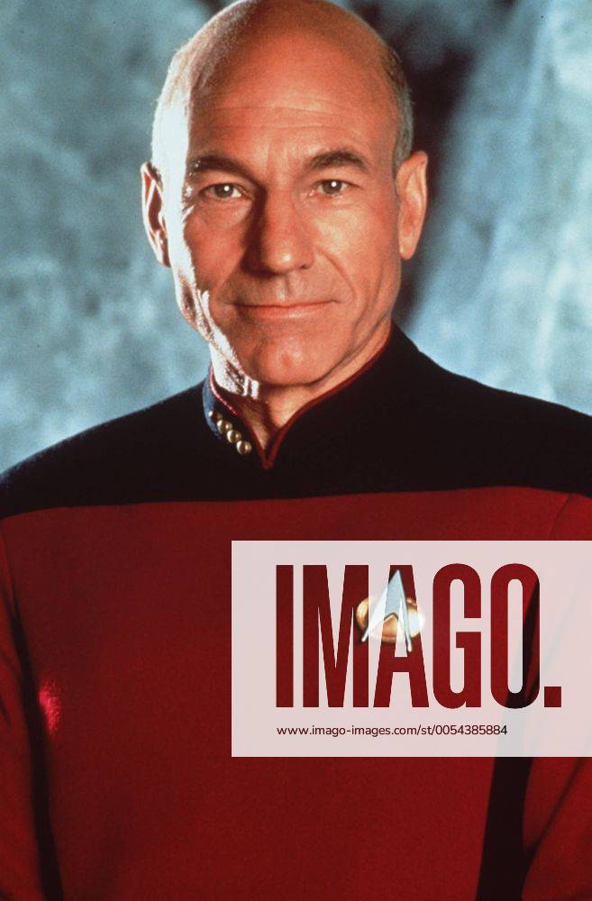 STAR TREK VII - Treffen der Generationen (1994) Dr. Soran versucht, in den Nexus zu gelangen, ein Energiefeld, das die Erfüllung aller Träume verspricht. Es kommt zu einem Treffen der Generationen: Kirk und Picard, die Kapitäne der alten und der neuen Enterprise, versuchen durch einen Zeitsprung, die kosmische Katastrophe ungeschehen zu machen. Foto: Picard (PATRICK STEWART) 39965 , 04KPASATSTA3 UnitedArchives08140