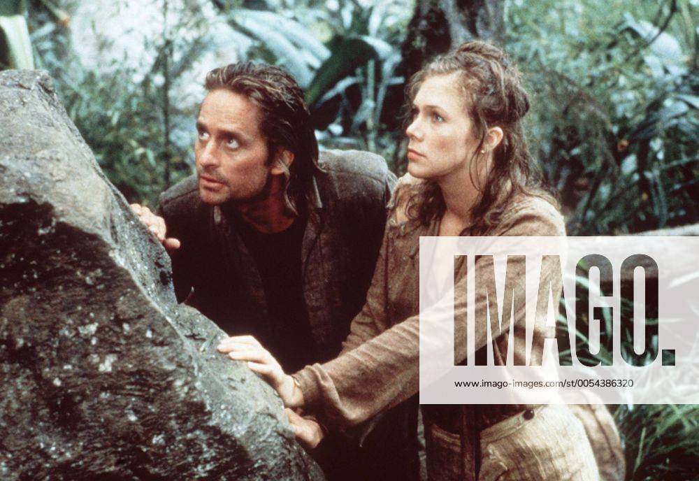 Auf der Jagd nach dem grünen Diamanten (1984) Auf der Suche nach ihrer entführten Schwester lernt die Schriftstellerin Joan Wilder (KATHLEEN TURNER) in Bogota den undurchsichtigen Jack Colton (MICHAEL DOUGLAS) kennen, der sie aus einer gefährlichen Situation rettet. 30798 , 17KPAPROAUF2 UnitedArchives09029