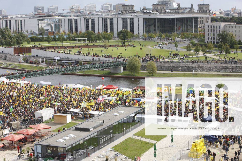 Atomkraft: Schluss jetzt! - Großdemonstration in Berlin - Kundgebung gegen Atomkraft und die Verlängerung der AKW-Laufzeiten
